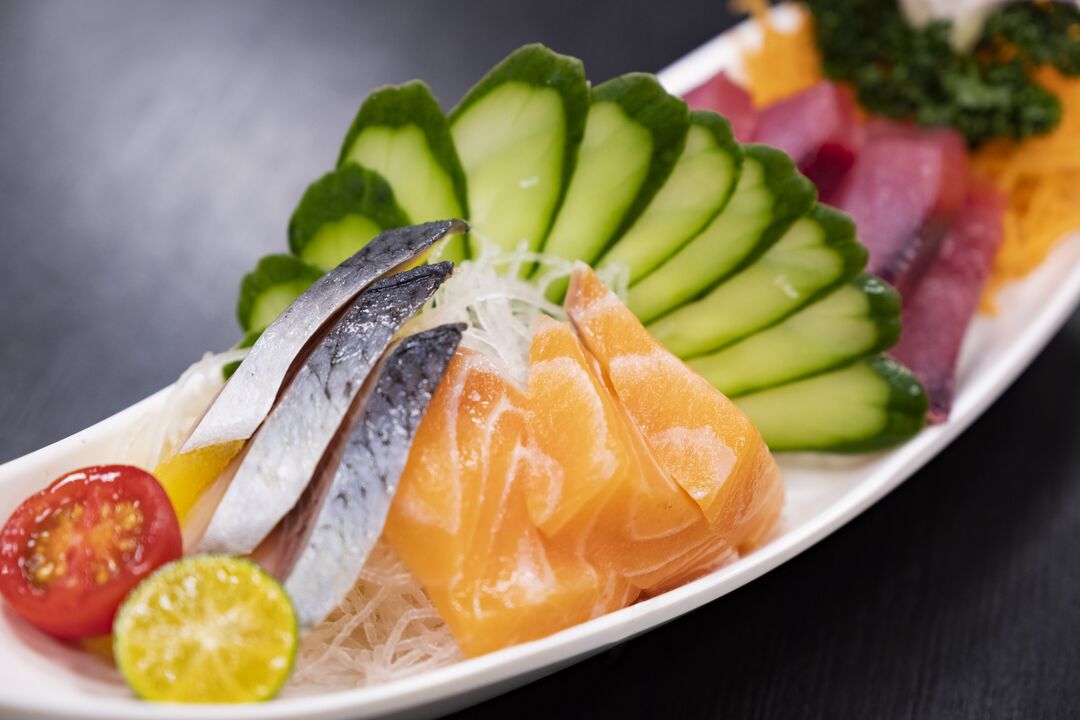 الأسماك والخضروات هي أجزاء صحية من النظام الغذائي الكيتون منخفض الكربوهيدرات
