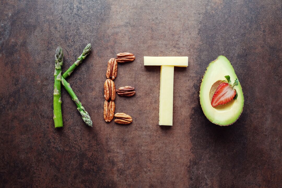نظام كيتو الغذائي هو زيادة الدهون والبروتينات في سياق الانخفاض الحاد في الكربوهيدرات. 